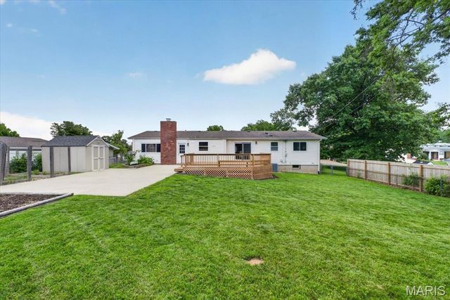 1111 Sandstone Drive, St Louis, MO 63146