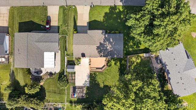 1111 Sandstone Drive, St Louis, MO 63146