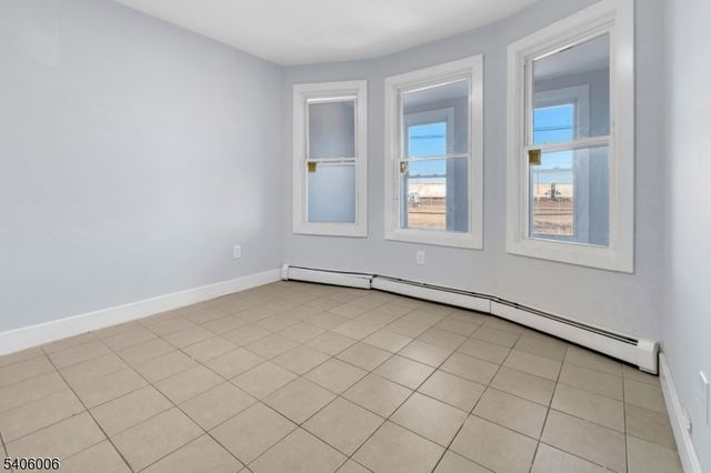 658 Magnolia Ave, Elizabeth City, NJ 07206