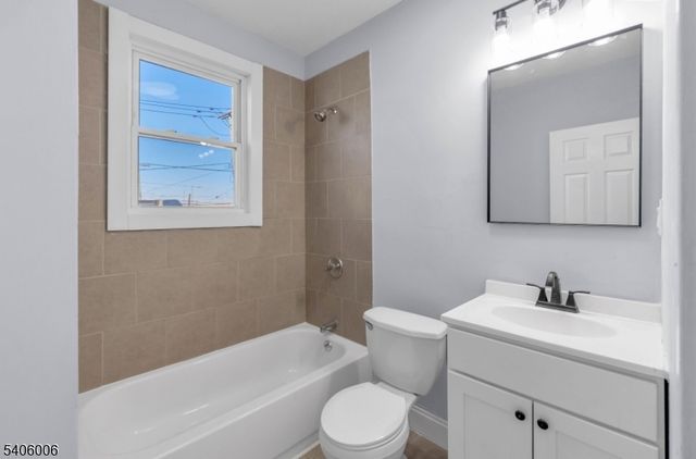 658 Magnolia Ave, Elizabeth City, NJ 07206