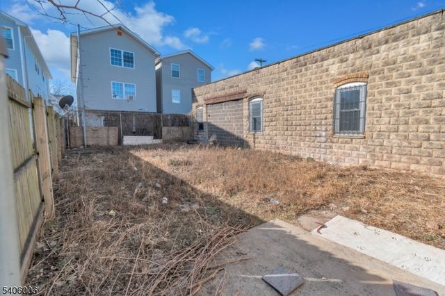 658 Magnolia Ave, Elizabeth City, NJ 07206