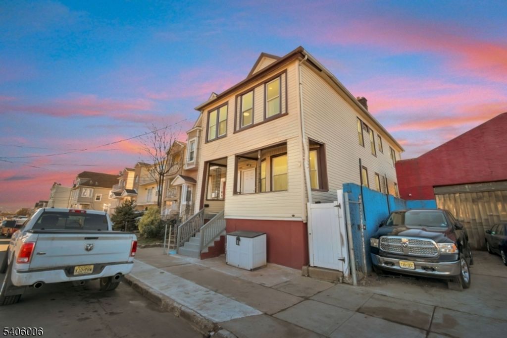 658 Magnolia Ave, Elizabeth City, NJ 07206