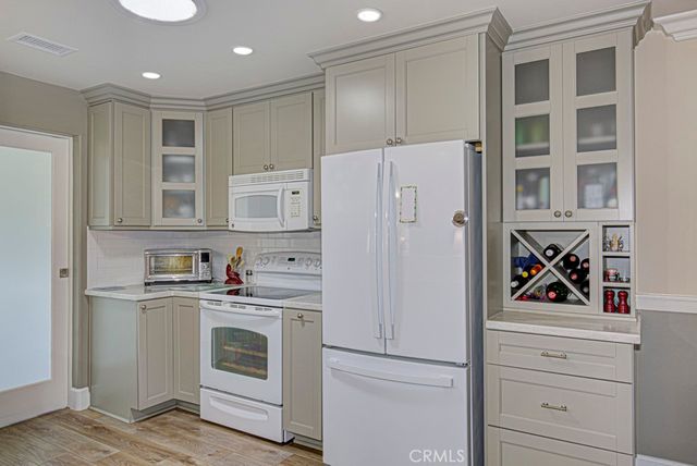 2044 Via Mariposa E B, Laguna Woods, CA 92637