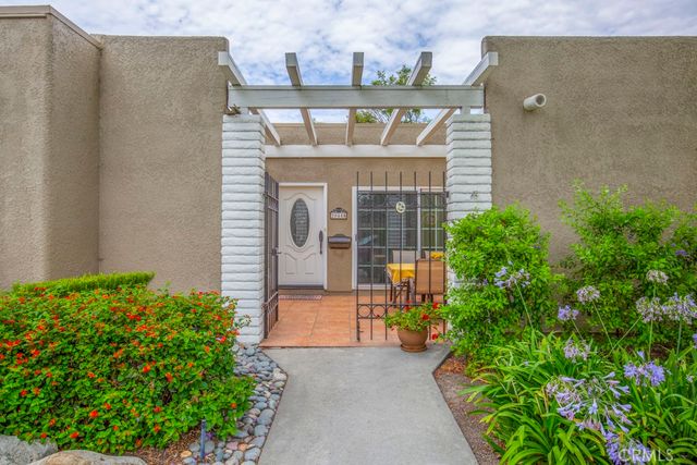 2044 Via Mariposa E B, Laguna Woods, CA 92637