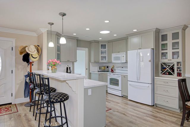2044 Via Mariposa E B, Laguna Woods, CA 92637
