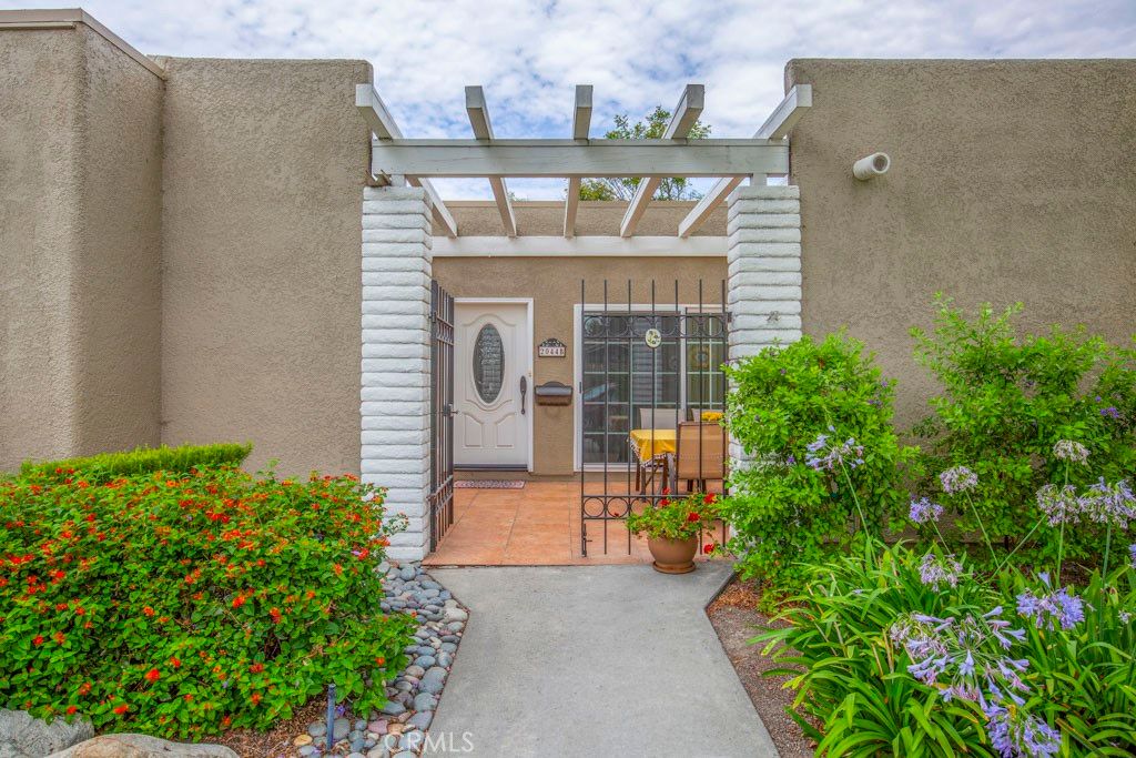 2044 Via Mariposa E B, Laguna Woods, CA 92637 — photo 2