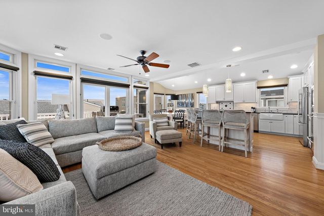 9 WILLIAM ST, Harvey Cedars, NJ 08008