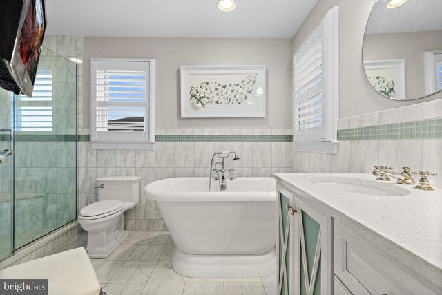 9 WILLIAM ST, Harvey Cedars, NJ 08008