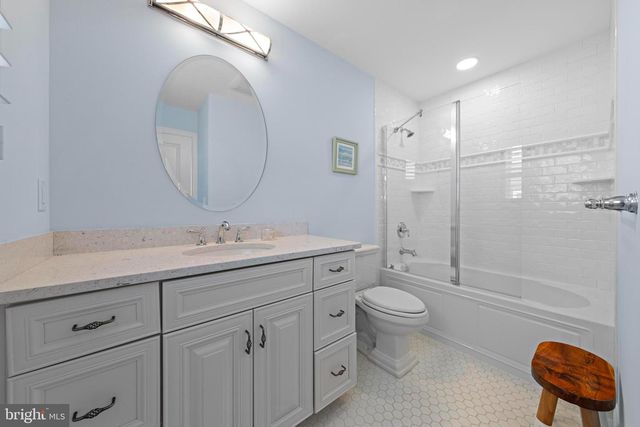 9 WILLIAM ST, Harvey Cedars, NJ 08008