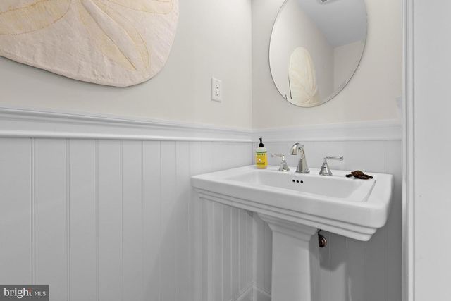 9 WILLIAM ST, Harvey Cedars, NJ 08008