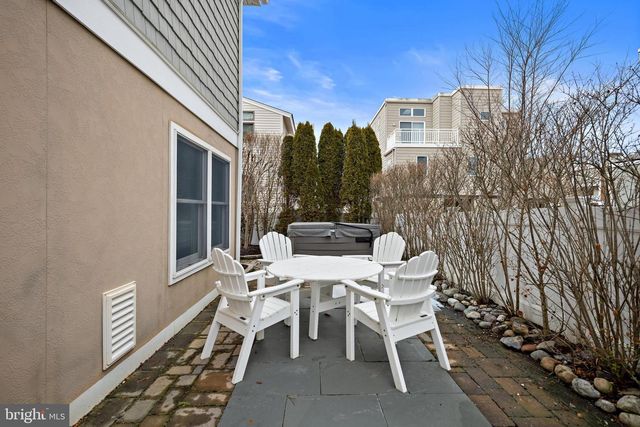 9 WILLIAM ST, Harvey Cedars, NJ 08008