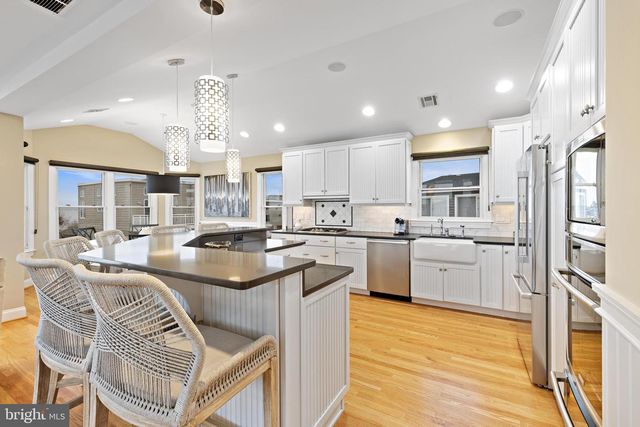 9 WILLIAM ST, Harvey Cedars, NJ 08008