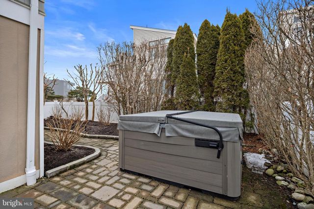 9 WILLIAM ST, Harvey Cedars, NJ 08008