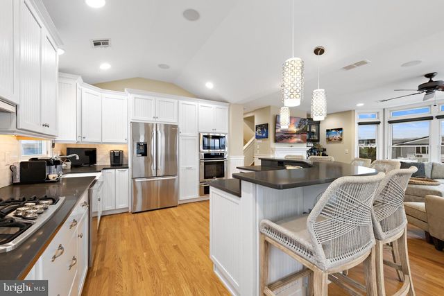 9 WILLIAM ST, Harvey Cedars, NJ 08008