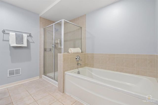 425 Benjamin Drive 205, Vernon Hills, IL 60061