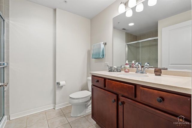 425 Benjamin Drive 205, Vernon Hills, IL 60061