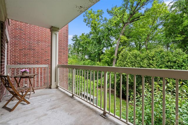 425 Benjamin Drive 205, Vernon Hills, IL 60061