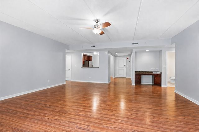 425 Benjamin Drive 205, Vernon Hills, IL 60061