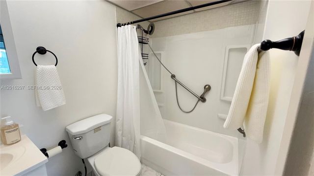 459 Monaco J 459, Delray Beach, FL 33446