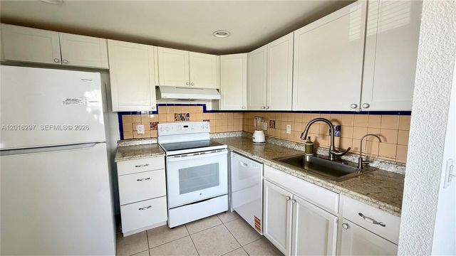 459 Monaco J 459, Delray Beach, FL 33446