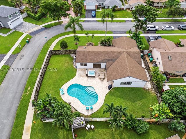1061 Cedar Creek Way, Davie, FL 33325