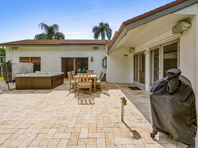 1061 Cedar Creek Way, Davie, FL 33325