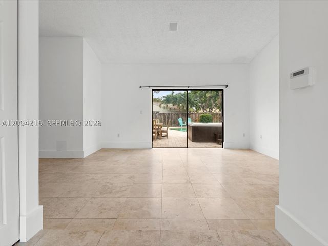 1061 Cedar Creek Way, Davie, FL 33325