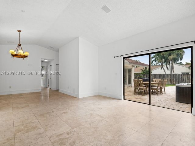 1061 Cedar Creek Way, Davie, FL 33325