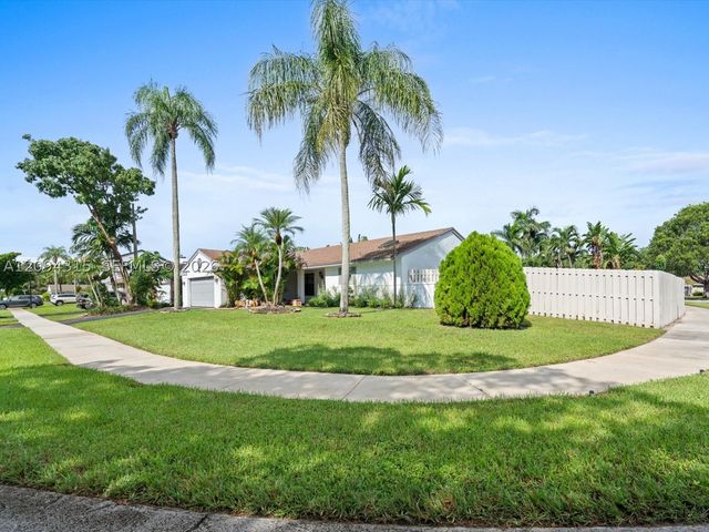 1061 Cedar Creek Way, Davie, FL 33325