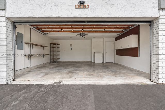 1061 Cedar Creek Way, Davie, FL 33325