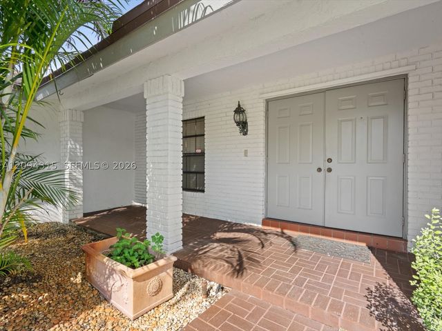 1061 Cedar Creek Way, Davie, FL 33325