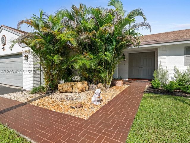 1061 Cedar Creek Way, Davie, FL 33325