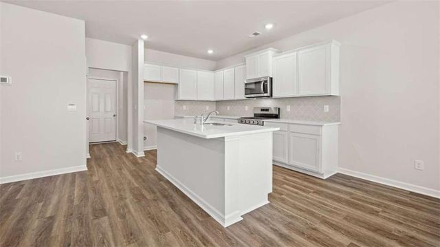 104 Oakchase Park Lane, Hampton, GA 30228