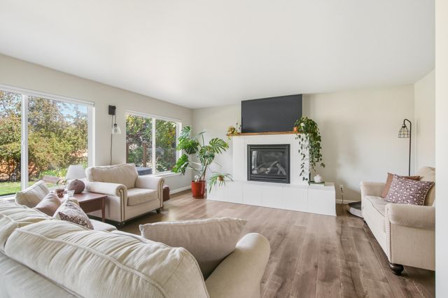 1653 NW Spruce Place, Redmond, OR 97756