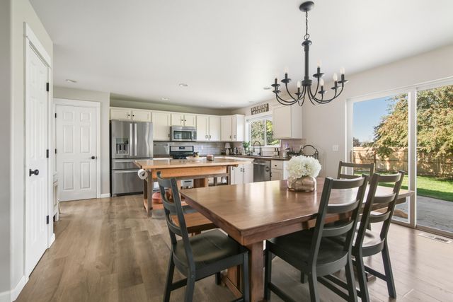 1653 NW Spruce Place, Redmond, OR 97756