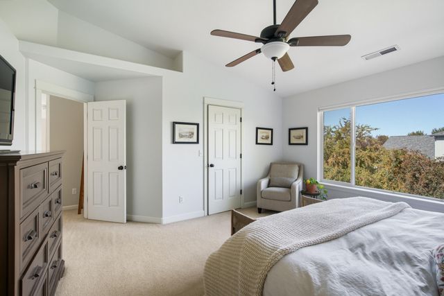 1653 NW Spruce Place, Redmond, OR 97756