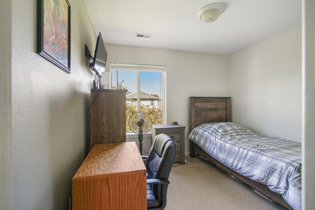 1653 NW Spruce Place, Redmond, OR 97756