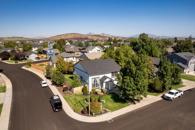 1653 NW Spruce Place, Redmond, OR 97756