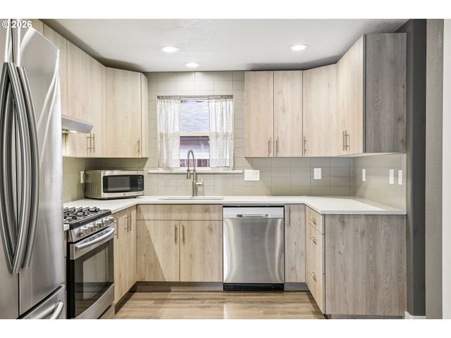 2238 Se 130TH Ave, Portland, OR 97233