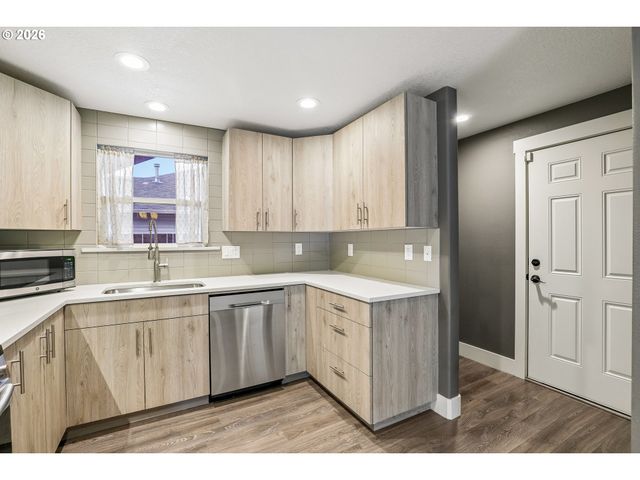 2238 Se 130TH Ave, Portland, OR 97233