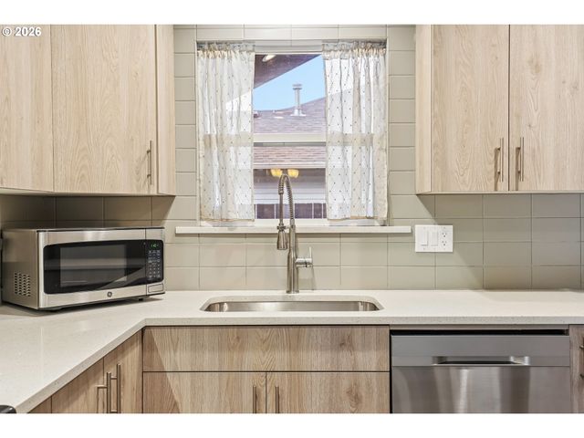 2238 Se 130TH Ave, Portland, OR 97233