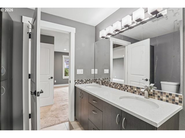 2238 Se 130TH Ave, Portland, OR 97233