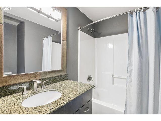 2238 Se 130TH Ave, Portland, OR 97233
