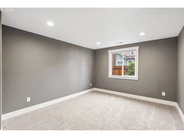2238 Se 130TH Ave, Portland, OR 97233