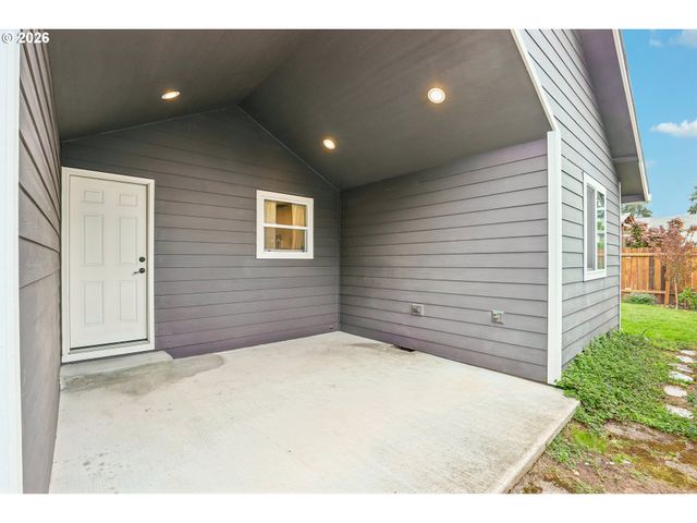 2238 Se 130TH Ave, Portland, OR 97233