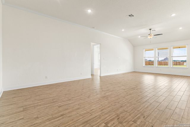 127 Arched Oak, Floresville, TX 78114