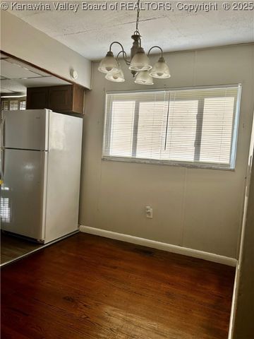 1842 Oakridge Drive B, Charleston, WV 25311