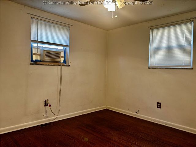 1842 Oakridge Drive B, Charleston, WV 25311