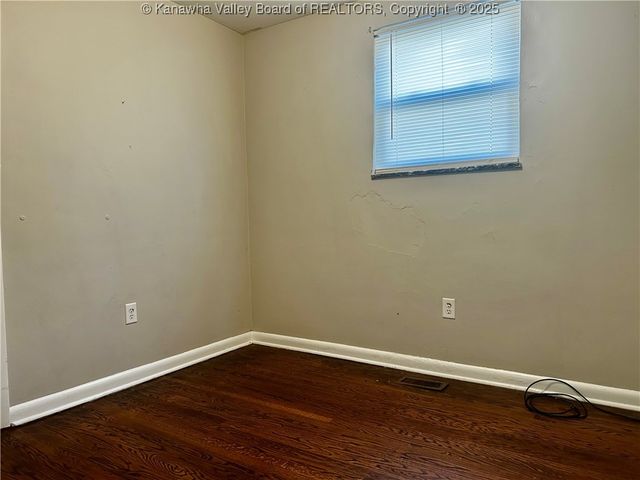 1842 Oakridge Drive B, Charleston, WV 25311