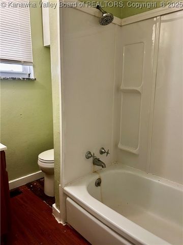 1842 Oakridge Drive B, Charleston, WV 25311